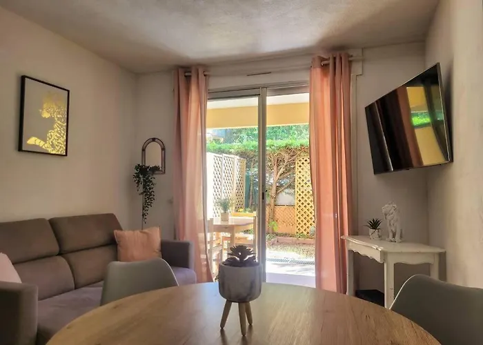 Апартаменти 5 Couchages + Jardin A 150m Des Plages