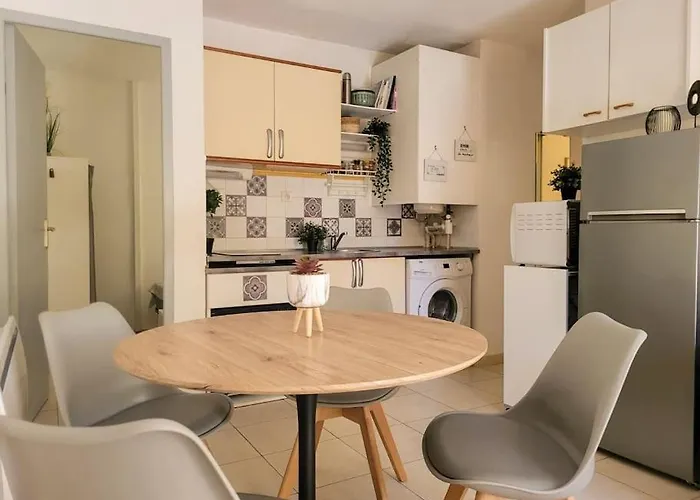 5 Couchages + Jardin A 150m Des Plages *