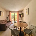 5 Couchages + Jardin A 150m Des Plages *
