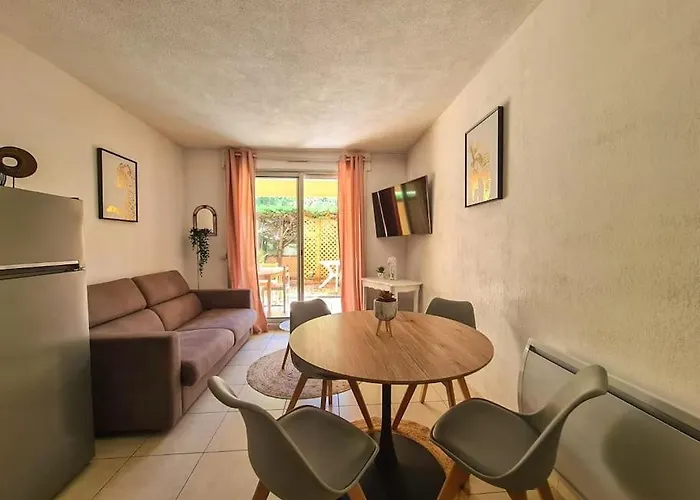 5 Couchages + Jardin A 150m Des Plages *