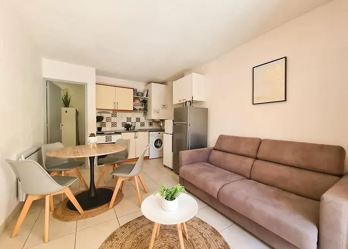 5 Couchages + Jardin A 150m Des Plages Apartment