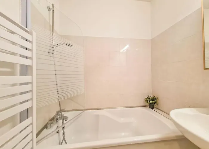 5 Couchages + Jardin A 150m Des Plages